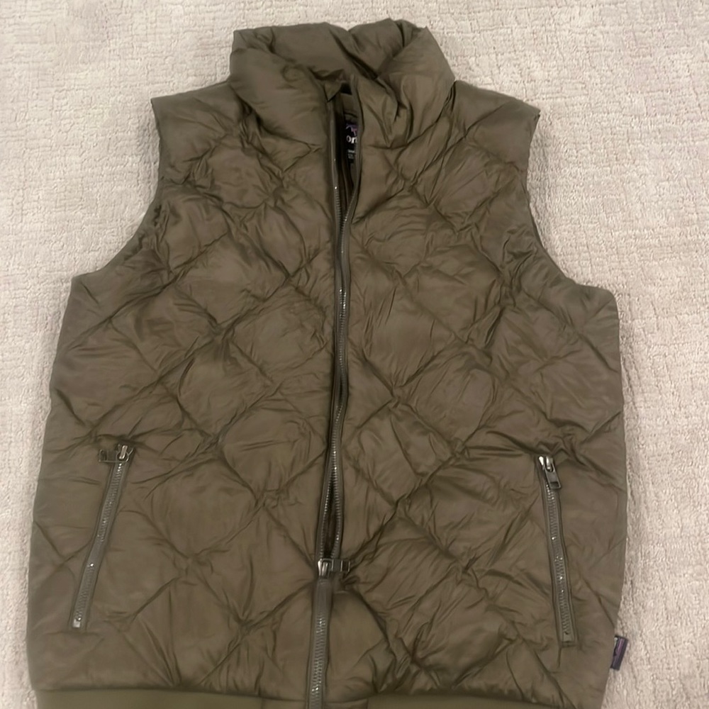 Patagonia women’s puffer vest